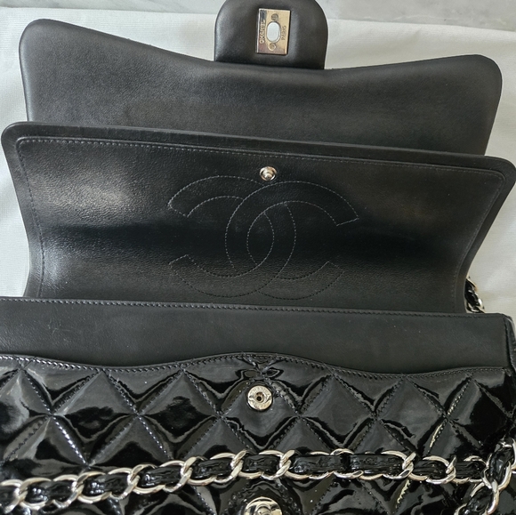 Authentic Chanel Patent Leather Jumbo Double Flap Classic Bag - Picture 2 of 16